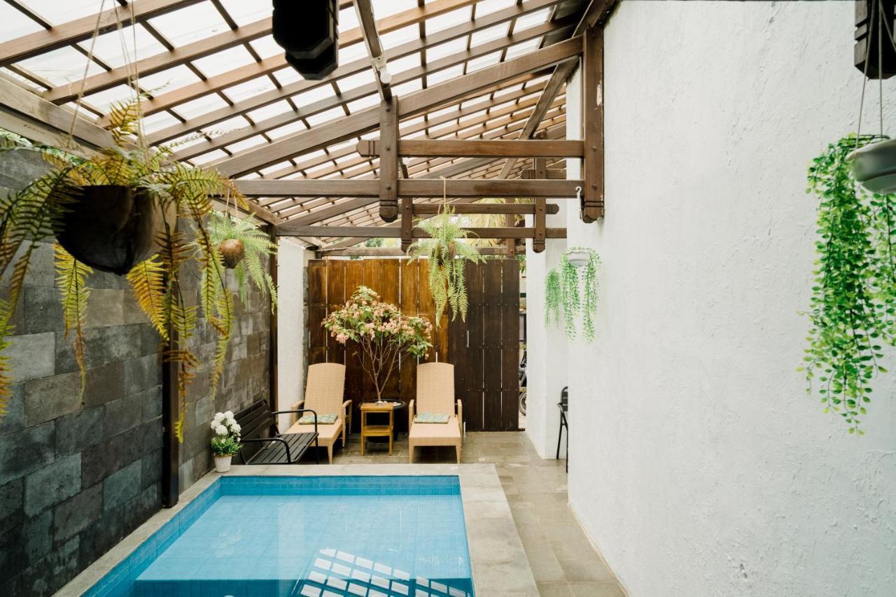 Ostic House Hostel Yogyakarta Exterior photo