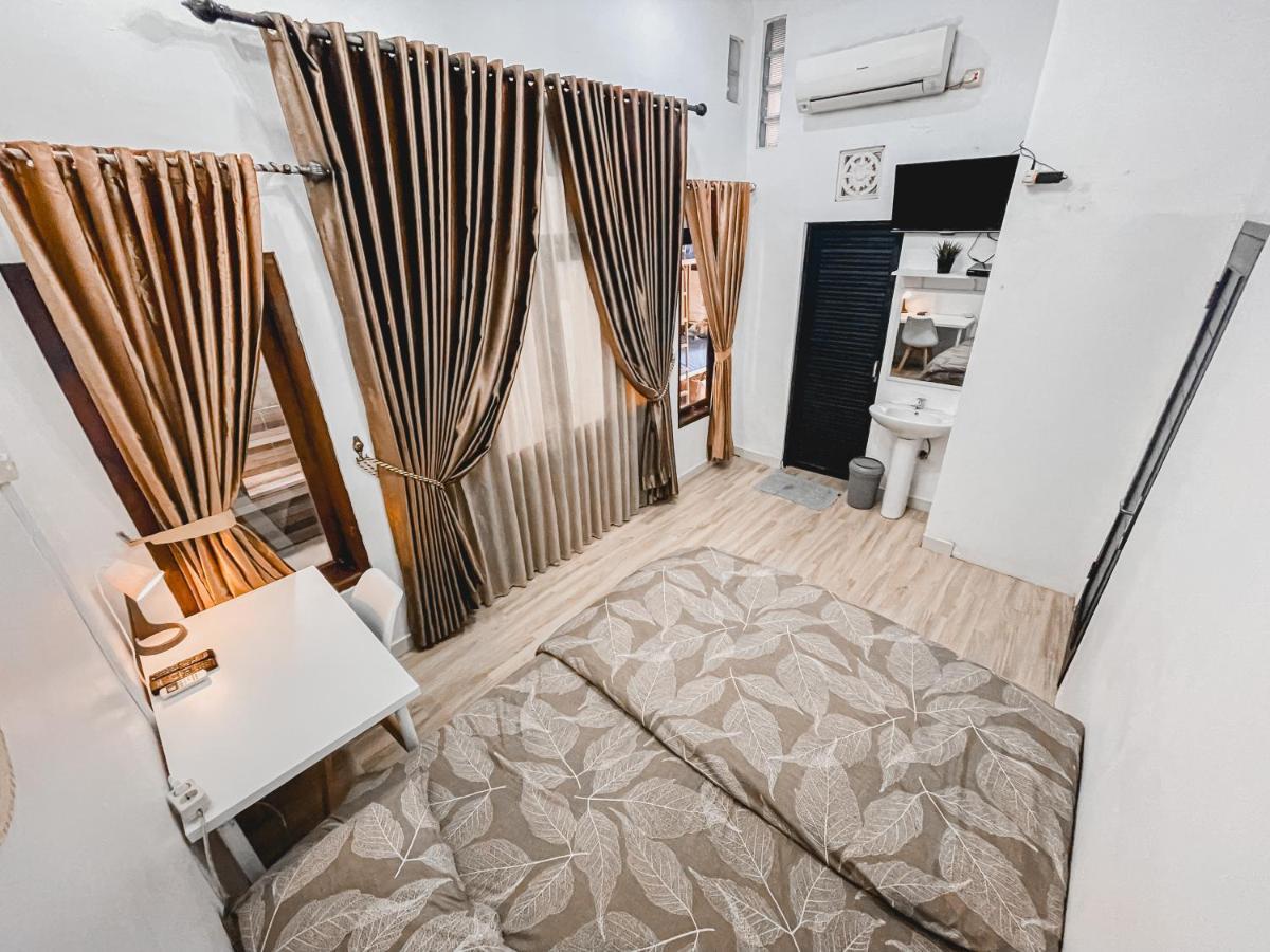 Ostic House Hostel Yogyakarta Exterior photo