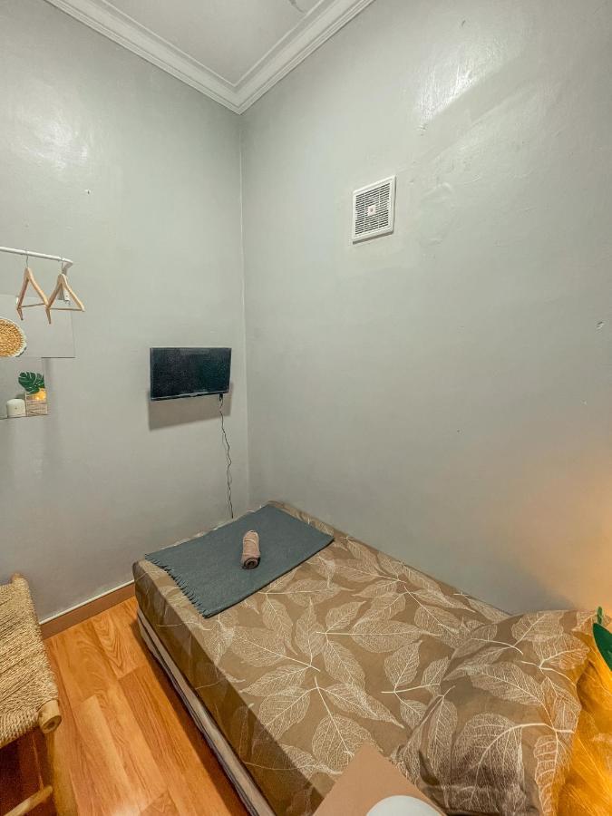 Ostic House Hostel Yogyakarta Exterior photo