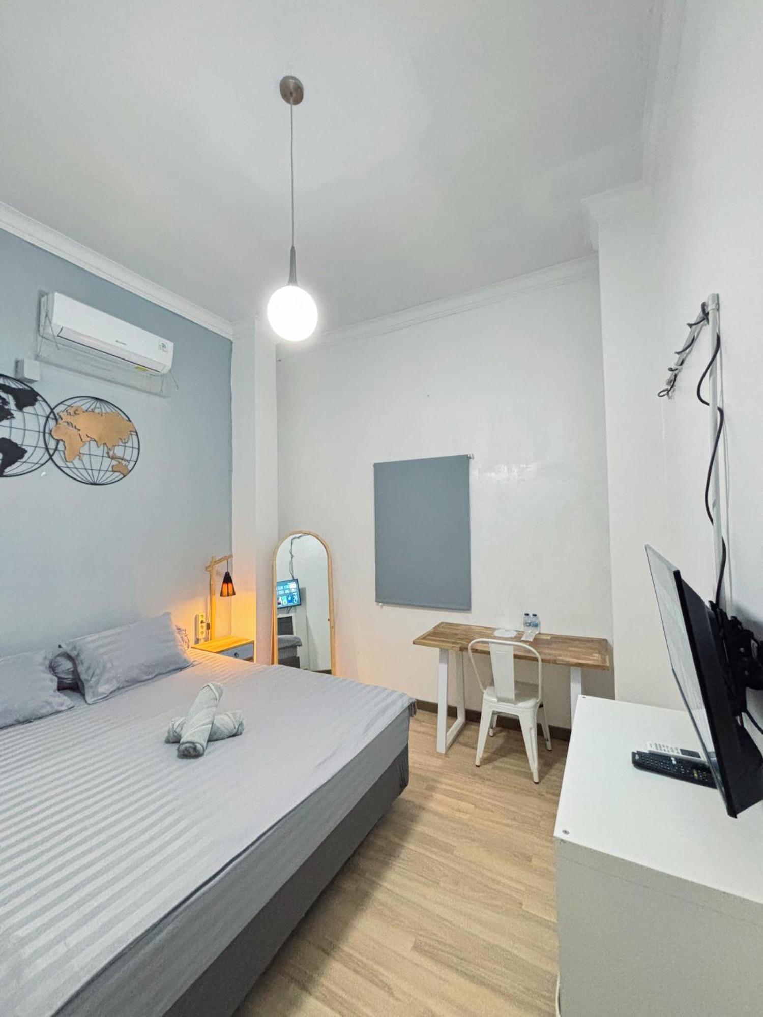 Ostic House Hostel Yogyakarta Exterior photo