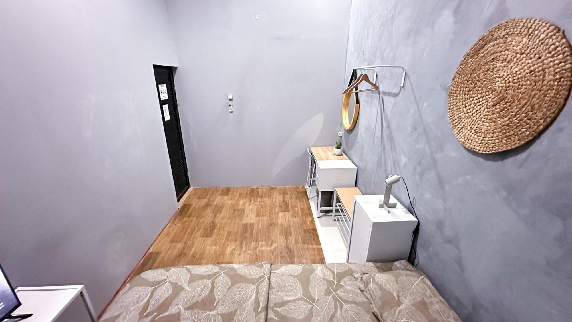 Ostic House Hostel Yogyakarta Exterior photo
