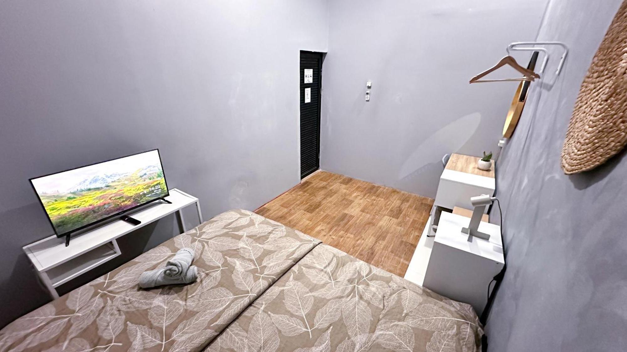 Ostic House Hostel Yogyakarta Exterior photo