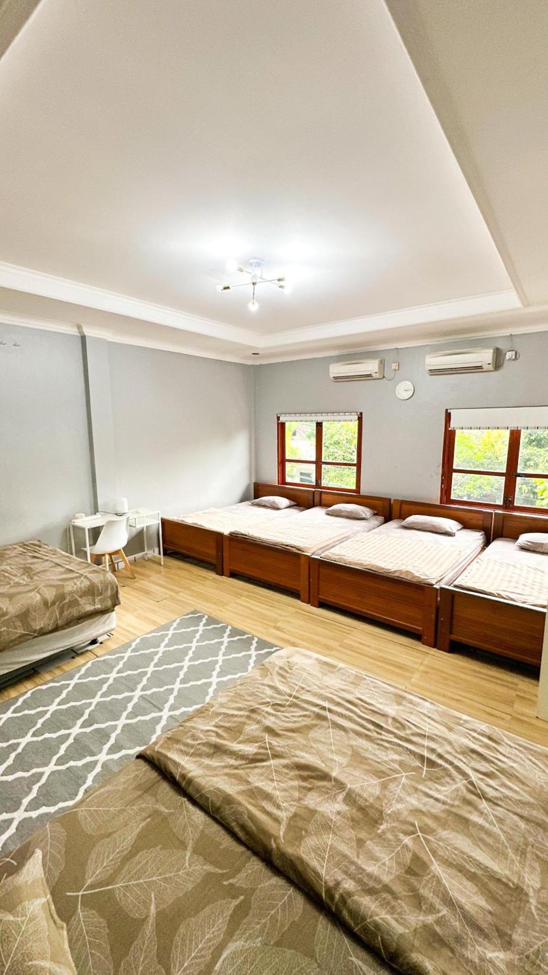 Ostic House Hostel Yogyakarta Exterior photo